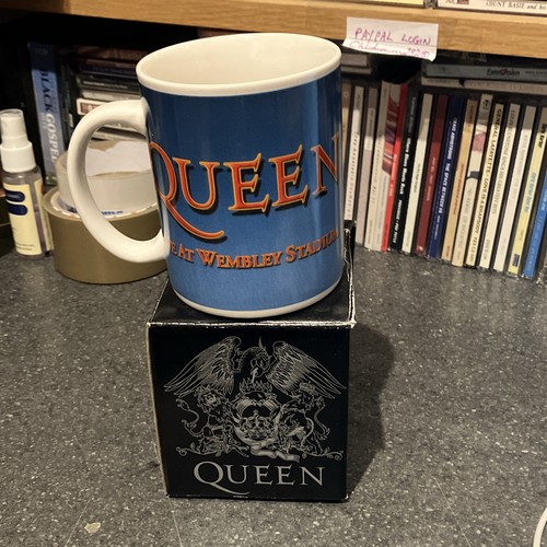 Queen coffee mug live - coffee,